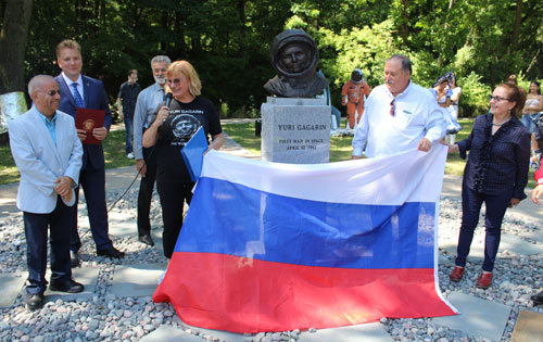 Unveiling of the Yuri Gagarin bust in the Russian Cultural Garden